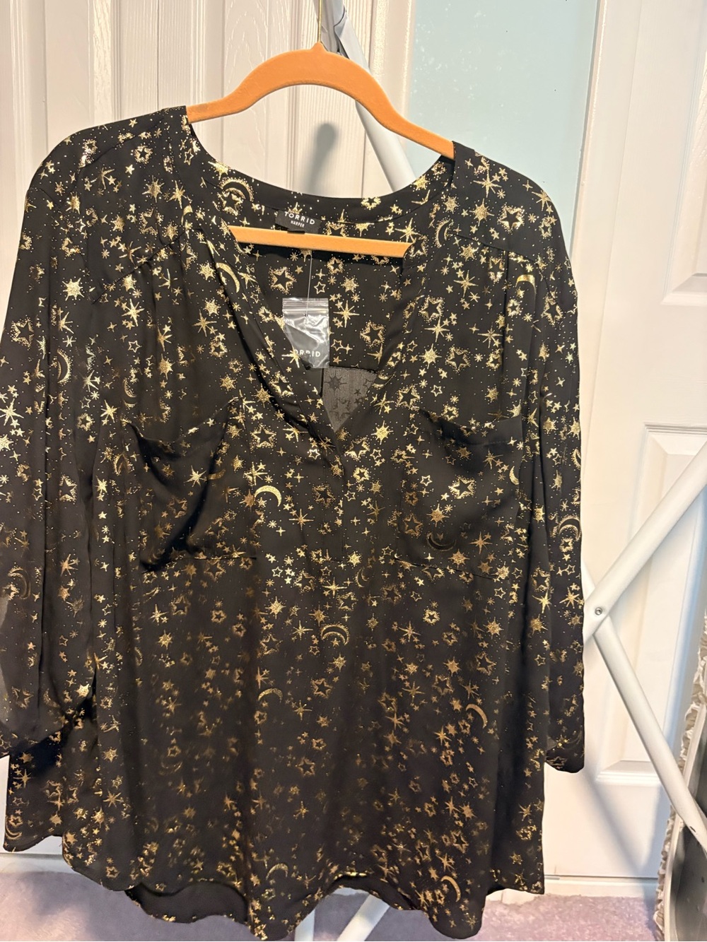 Torrid Harper Black Blouse with Metallic Gold Star & Moon Print Size 4x